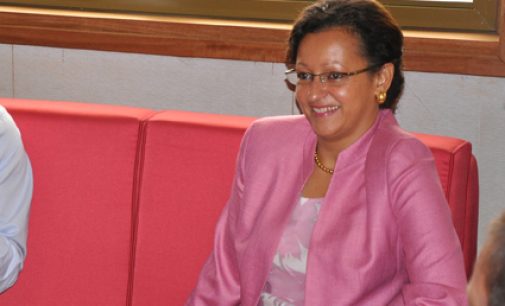 La Ministre Marie-Luce Penchard répond à Victorin Lurel, psdt Conseil Régional de Guadeloupe