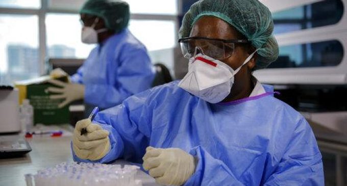 Coronavirus et essais de vaccin en Afrique : l’OMS fustige des propos « racistes » et une « mentalité coloniale »