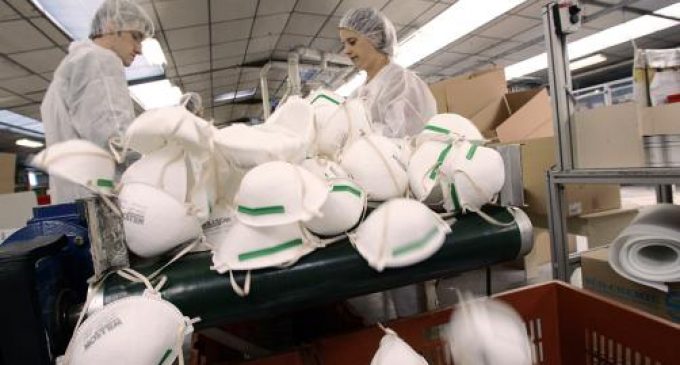 Comment la France a sacrifié sa principale usine de masques basée en Bretagne
