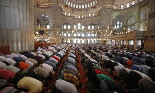 La mosquée, lieu de prière et de pouvoir