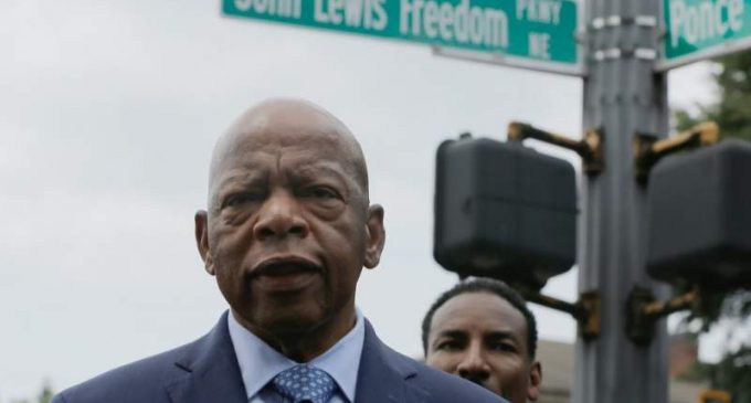 L’icône des droits civils et membre du Congrès de Géorgie John Lewis est décédé la semaine dernière, rapporte CNN.
