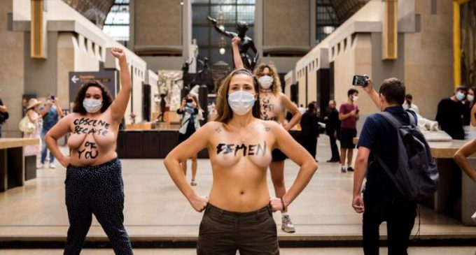 La manifestation désolante des Femen à Orsay  Ceci n’est pas une pipe – ni un sein, autant qu’on y est