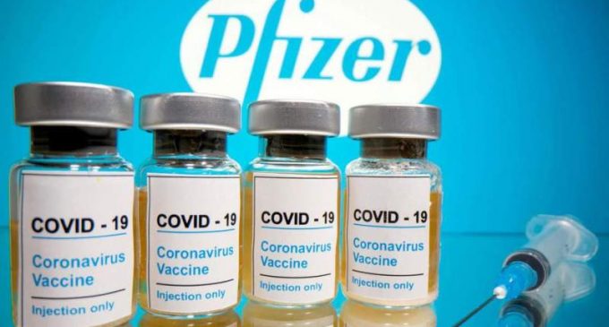 Vaccins : Pfizer et AstraZeneca « hautement efficaces » après une dose chez les plus de 70 ans