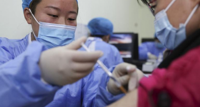 Covid-19 : la Chine double la capacité de production de son vaccin à deux milliards de doses par an