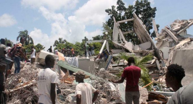 En Haïti, le nouveau bilan du séisme s’approche des 1 300 morts