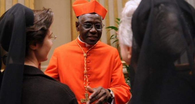 Cardinal Robert Sarah : « Nous ne pouvons pas laisser la « vérité » d’internet devenir plus forte que celle de Dieu »