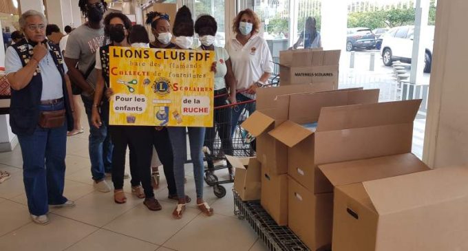 Collecte de fournitures scolaires : le Lion’s Club de FdF remercie les généreux clients de Carrefour Dillon, Carrefour Cluny et Bureau Vallée Dillon