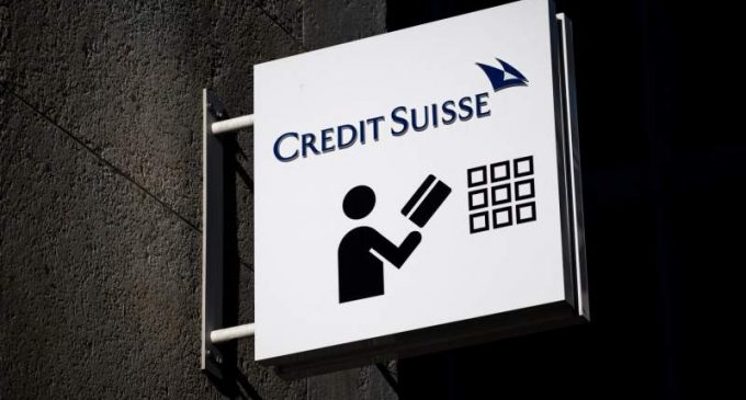 Après les banques américaines, c’est le Crédit suisse qui s’effondre. Les banques européennes ne craignent que la panique de leurs clients