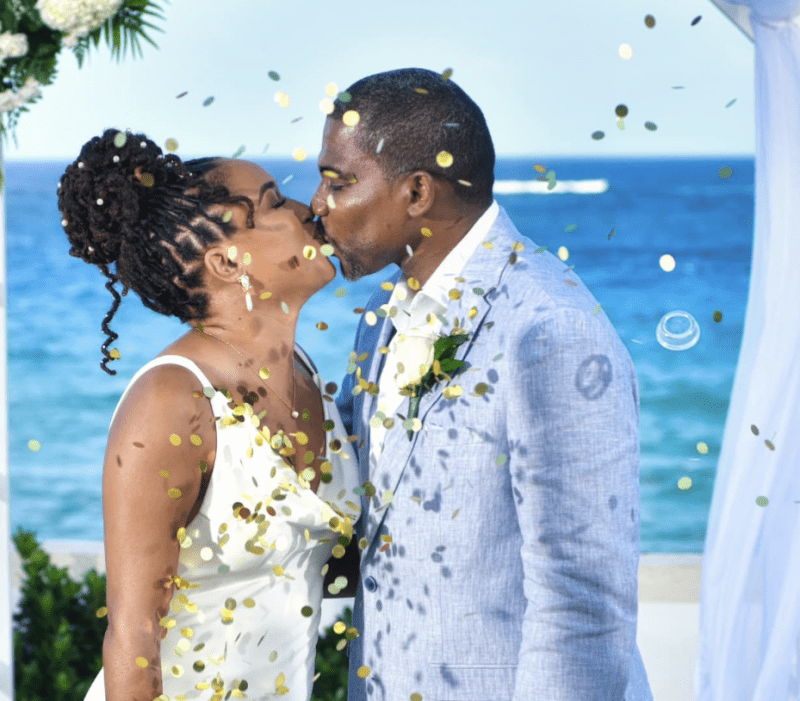 Le Premier ministre de Saint-Kitts-et-Nevis, l'honorable (Hon.) Dr Terrance Drew, a échangé ses vœux avec Diani Jimesha Prince lors d'une joyeuse cérémonie tenue le samedi 10 février, sur la pittoresque île de la CARICOM à la Barbade.
