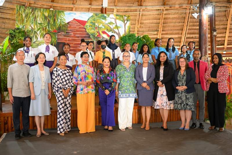 La Première Dame Diani Prince Drew rejoint ses collègues Premières Dames à l'Initiative sur l'hygiène menstruelle en marge de la réunion des chefs de la CARICOM