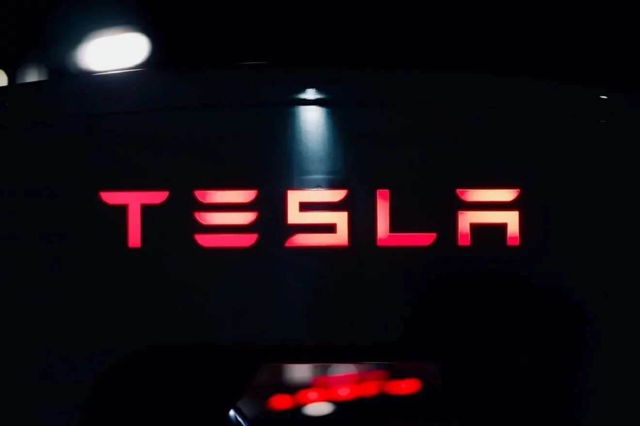 Comment Tesla gagne des milliards de dollars sans vendre une seule voiture