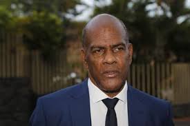 Délimitation de la zone des 50 pas géométriques : Serge LETCHIMY interpelle le Gouvernement et appelle au respect du travail des Martiniquais