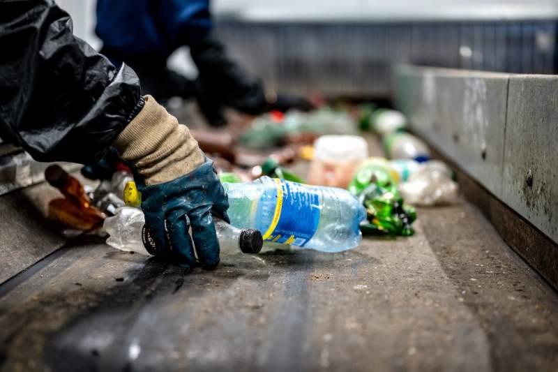 Recyclage des plastiques et des métaux : la France doit vraiment mieux faire