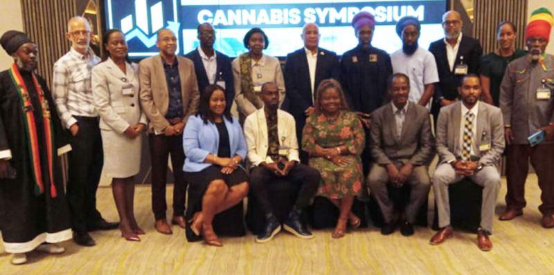 Des fonctionnaires des Caraïbes discutent du cannabis à Sainte-Lucie