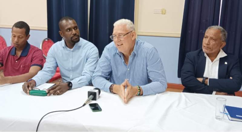 Les dirigeants de l'opposition régionale discutent d'un forum à Sainte-Lucie