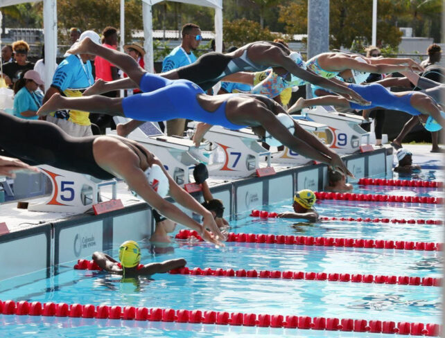 Les athlètes de l'OECO participent aux compétitions aquatiques du CARIFTA Secrétariat de l'OECO -