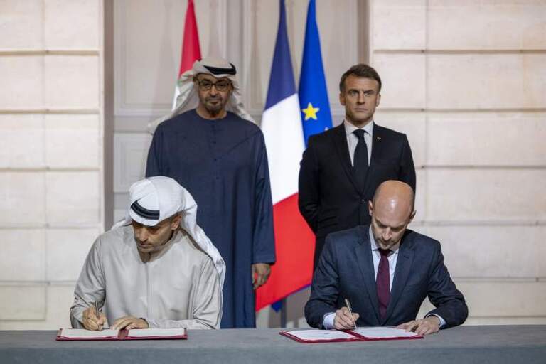 Le président des Émirats arabes unis  et  Emmanuel Macron renforcent le partenariat  entre les Émirats arabes unis et la France