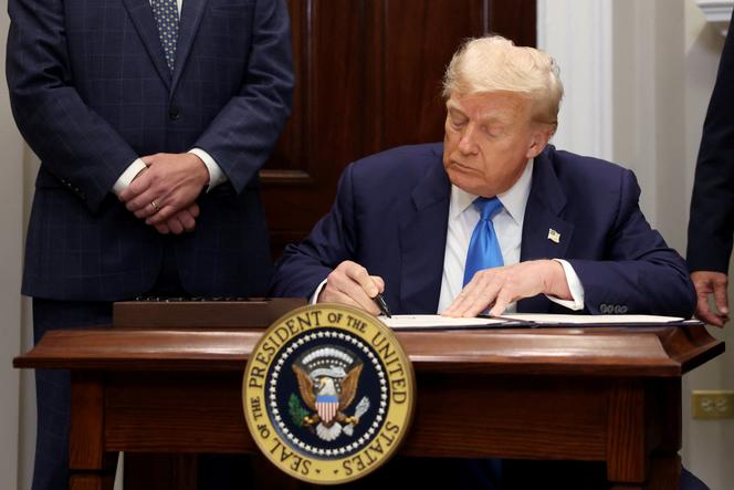 Trump officialise ses surtaxes douanières : application le 7 août