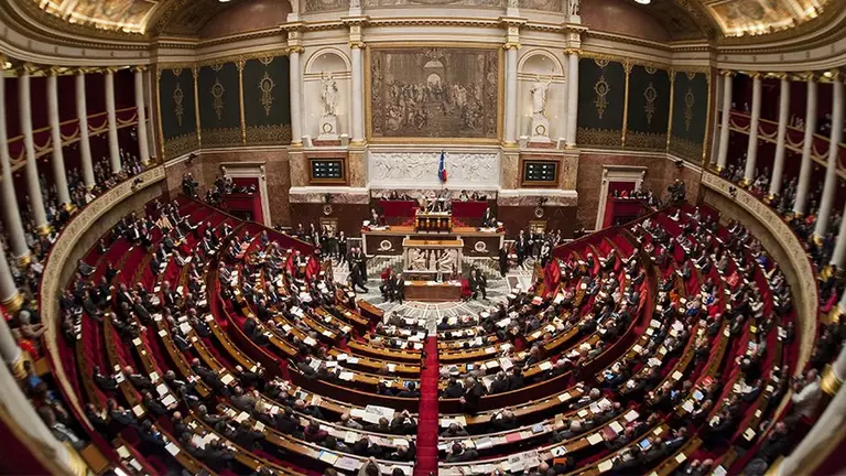 Le gouvernement renonce à la réforme de la LODEOM : victoire politique pour les élus ultramarins