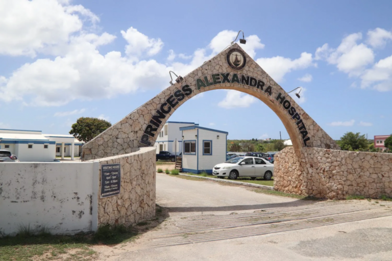 Des professionnels de santé britanniques se rendent à Anguilla pour évaluer la qualité des services
