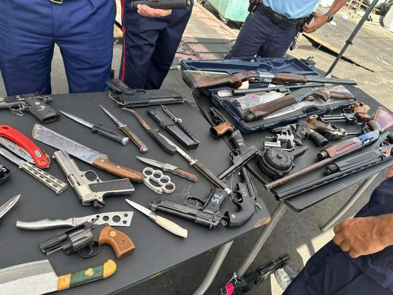 L’Etat détruit 1 120 armes saisies ou déposées en Martinique
