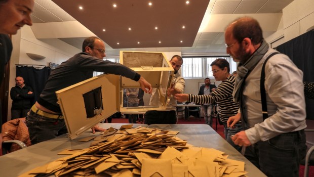 Les élections municipales, miroir brisé de la République