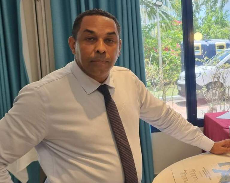 Approvisionnement, stocks, délais : pourquoi Carrefour Martinique mise sur Marseille