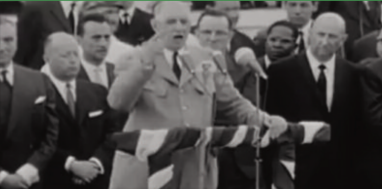 VOYAGE DANS NOTRE HISTOIRE RÉCENTE. Raphaël Confiant évoque un voyage du président Charles de Gaulle en Martinique en 1960…