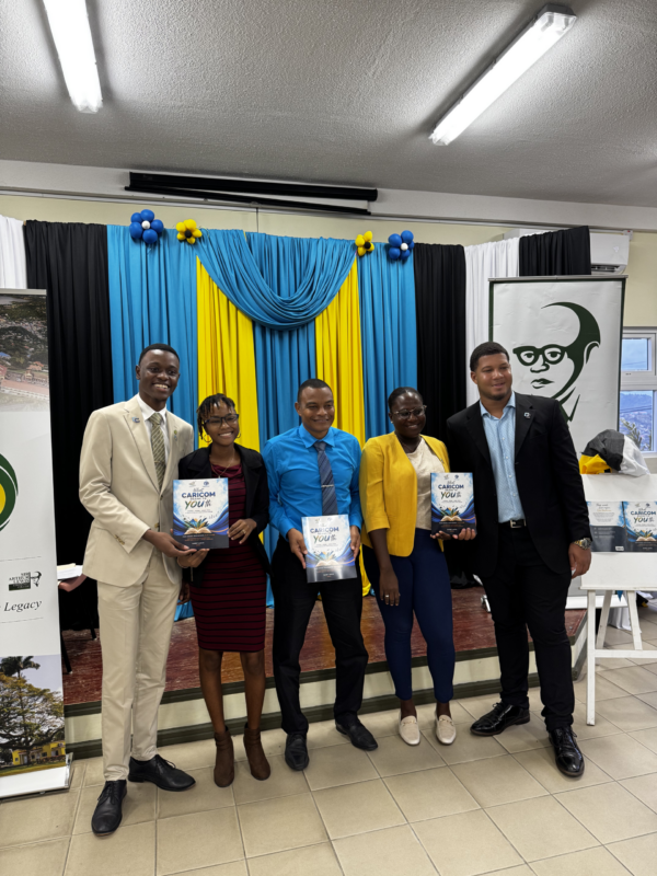 « Que représente la CARICOM pour la jeunesse ? » : La jeunesse caribéenne répond Que représente la CARICOM pour la jeunesse ? »
