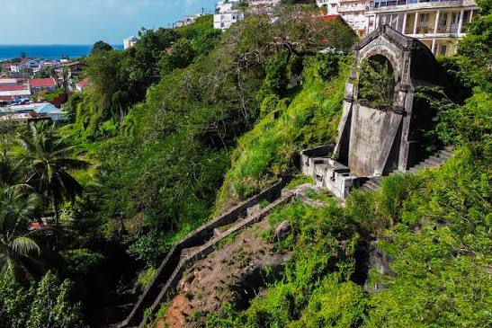 LE DÉBAT SE POURSUIT. Fontaine Gueydon : derrière l’infrastructure, une main-d’œuvre contrainte