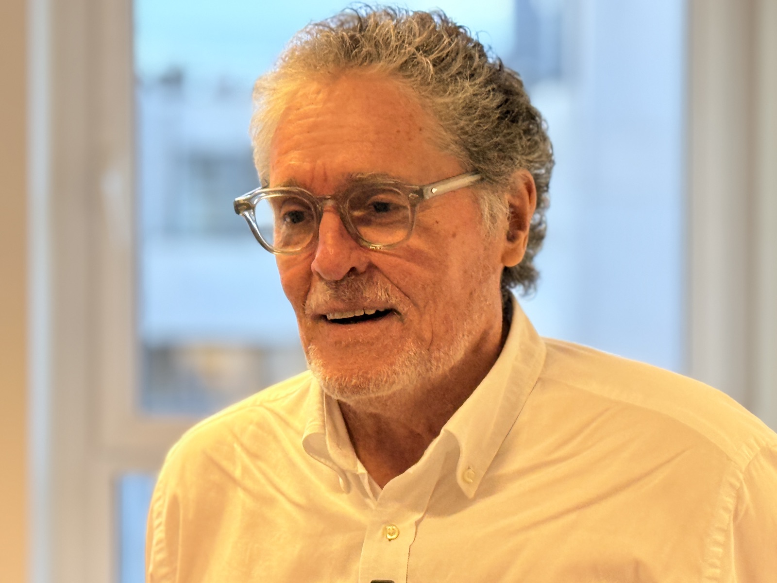 Gérard Bally, délégué général d’Eurodom, a reçu Antilla à Bruxelles le 12 octobre 2026. Photo Antilla